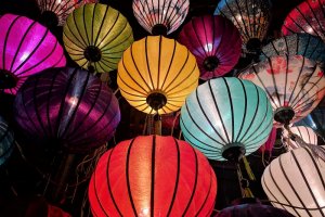 Red Blue Yellow And White Sky Lantern Photo By Expect Best From Pexels